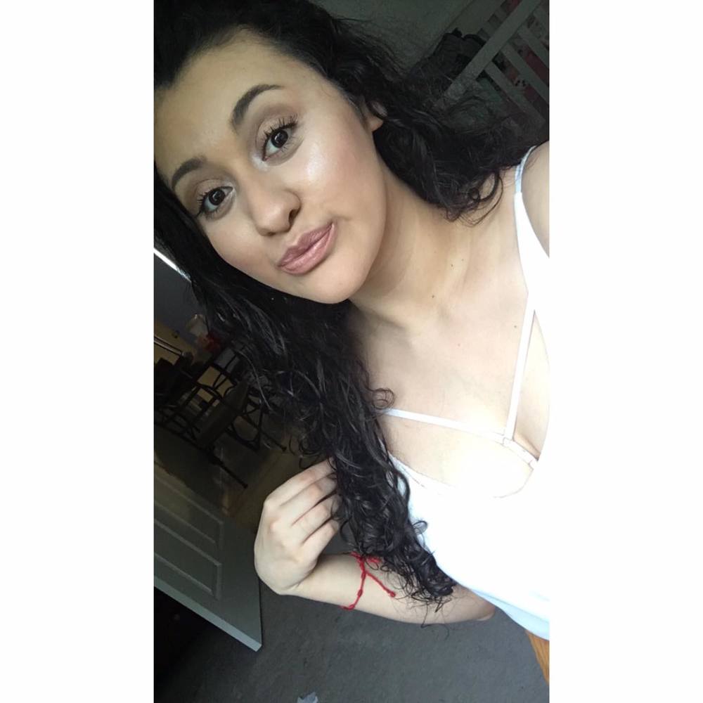 Meet your Posher, Estefany